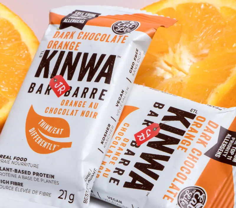 Dark chocolate orange Kinwa protein bars with orange slices